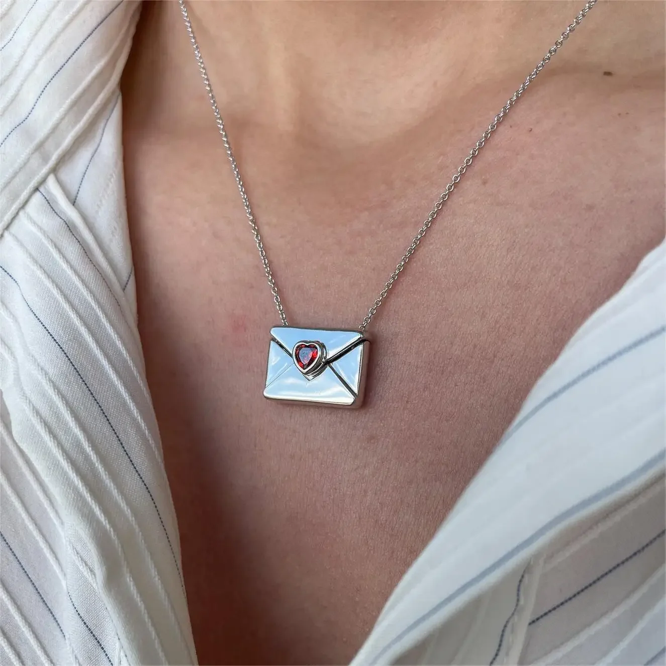 Fashion Openable Confession Envelope Shape Pendant Necklace Red Heart Zircon Choker Necklace Jewelry Valentine Day Gifts