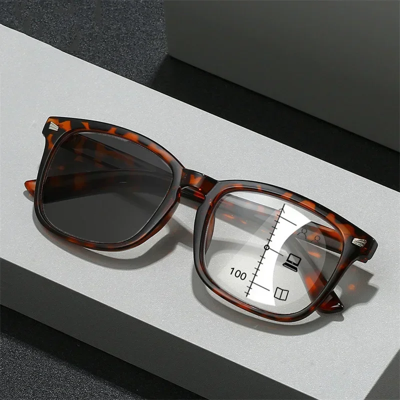 Multifocal Photochromic Reading Sunglasses for Men Vintage Near Far Color Changing Progressive Presbyopia Glasses 0 to +4.0 - Detail 1