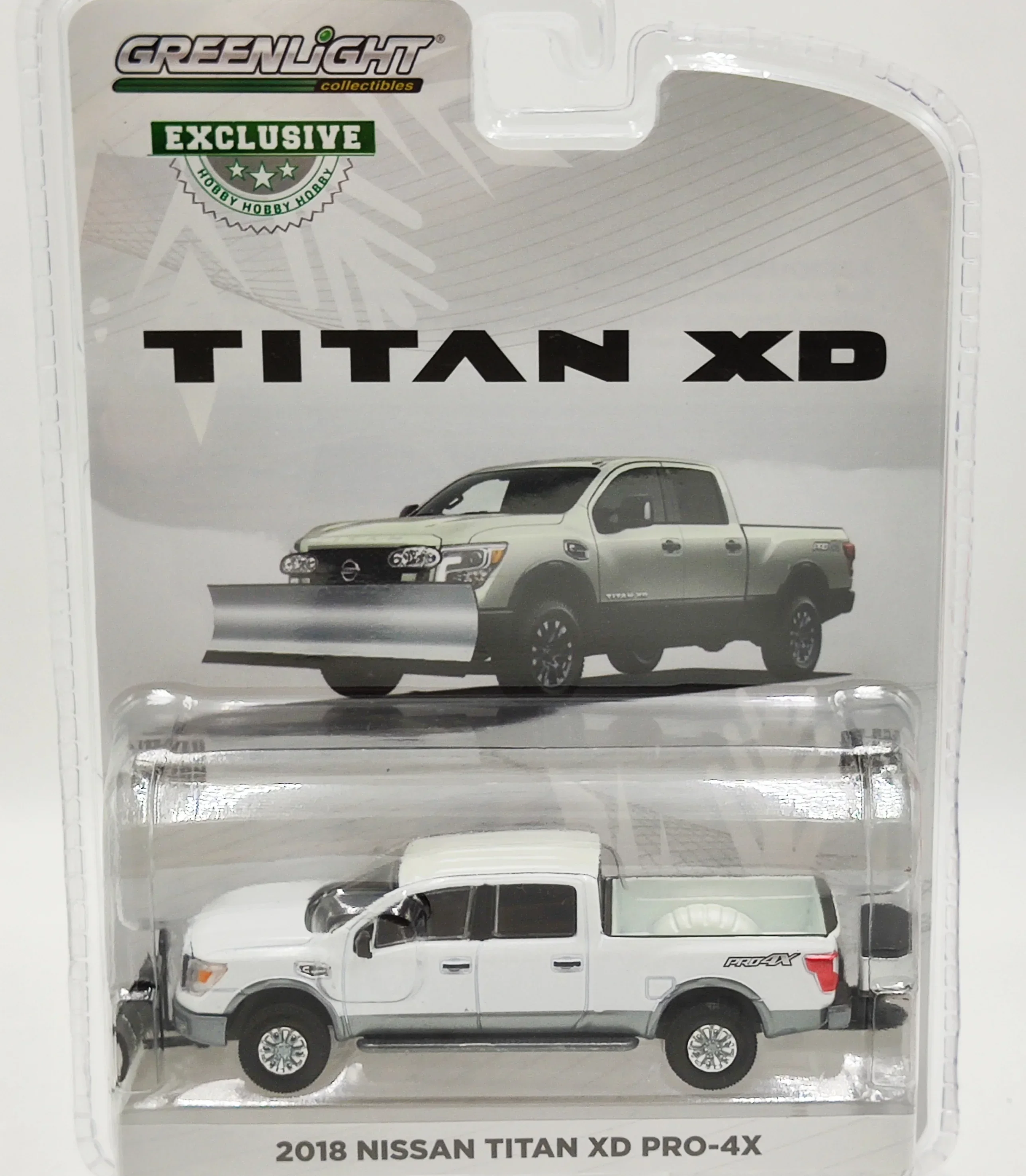 1: 64 2018 Nissan Titan XD Pro-4X Nissan Bulldozer Truck Alloy car model collection gift ornaments