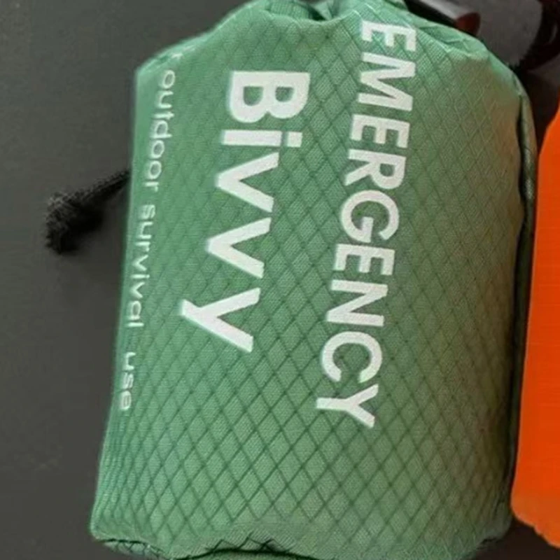 Notfall-Schlafsack, Überlebensdecke, Thermo-Mylar-Biwaksack, leichter, wasserdichter, tragbarer Unterschlupf für Camping und Wandern