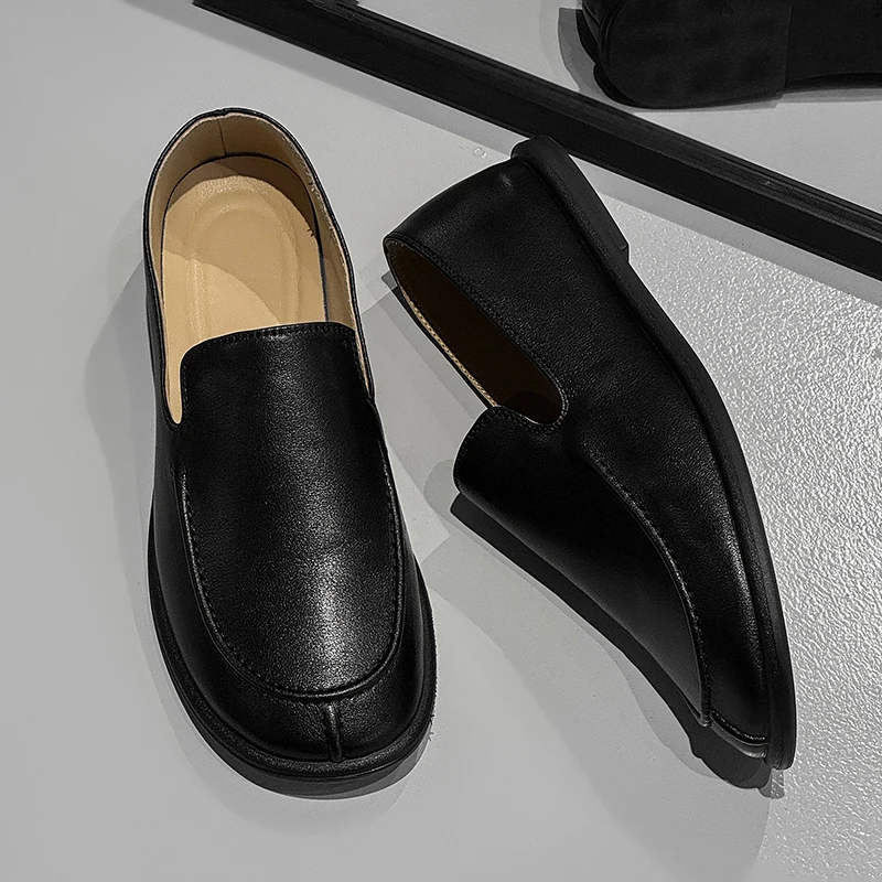Men Round Headed Flat Bottomed Loafers Minimalist Shallow Mouth Soft Surface Soft Sole Niche Retro Couple Lazy Shoes