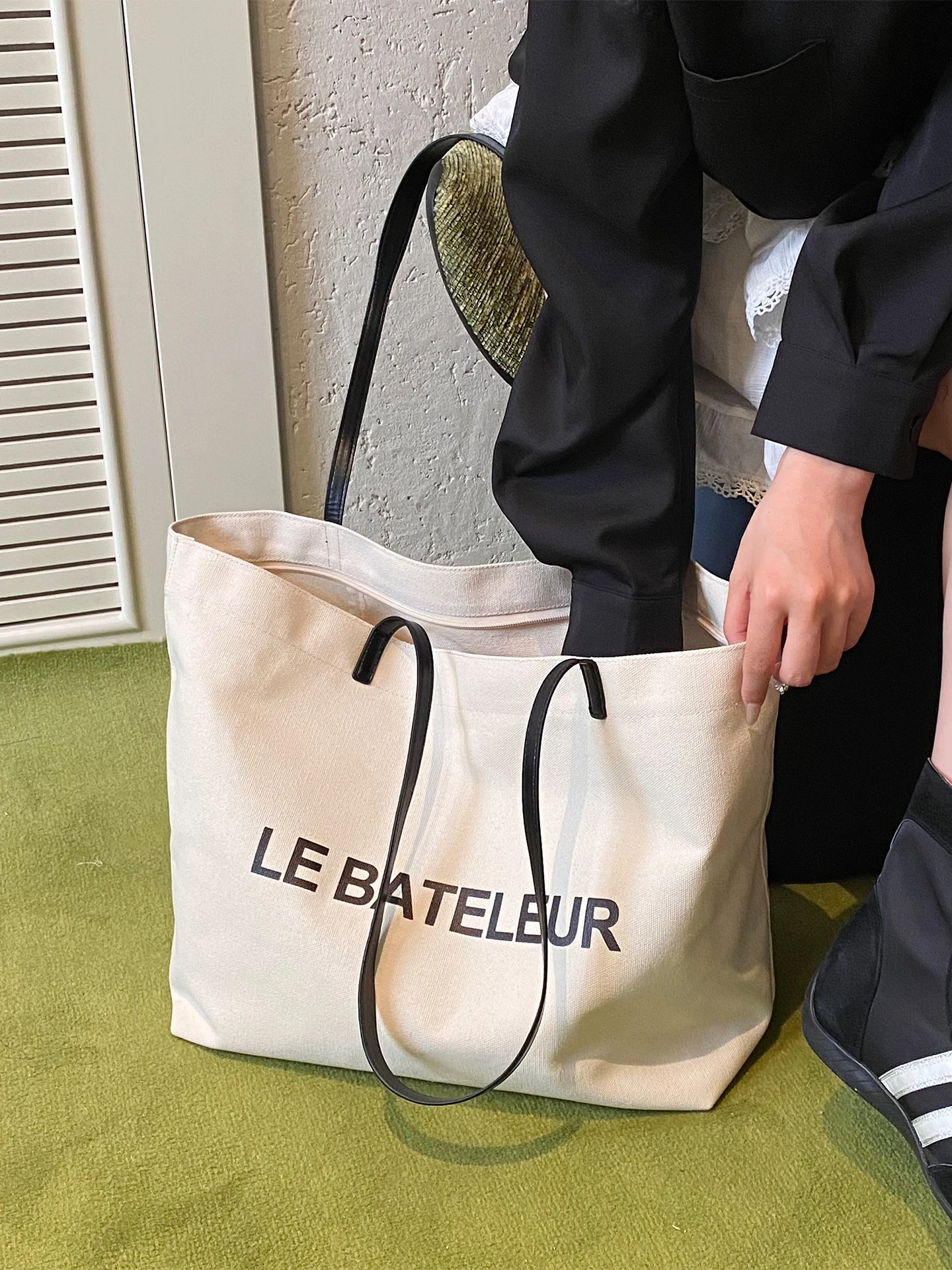 

Trendy Canvas Shoulder Bag for Women Summer 2025 Commuter Universal Style Class Large Capacity Tote Bag Soft Handbag Zipper C...
