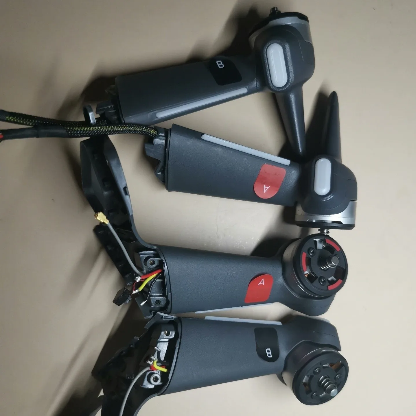 1 個のオリジナルフロント/リア/左/右アーム、モーター付き DJI FPV 用中古交換品