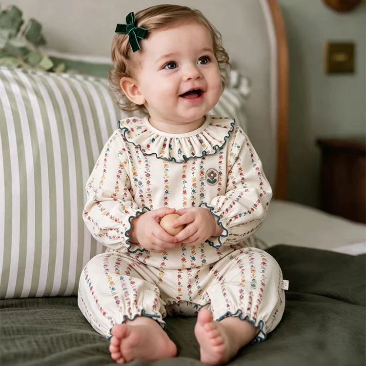 Body de algodón de alta calidad para niña, ideal para el otoño, con mangas largas, cuello con volantes y diseño de body de algodón. Traje de bebé de primera calidad para gatear, ropa de bebé moderna.