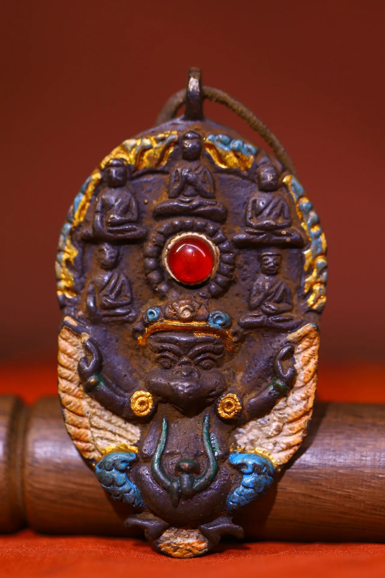 

4"Tibetan Temple Collection Old Bronze Painted Cinnabar Garuda Dhwaja Buddha Card Shakyamuni Pendant Amulet Dharam Town house