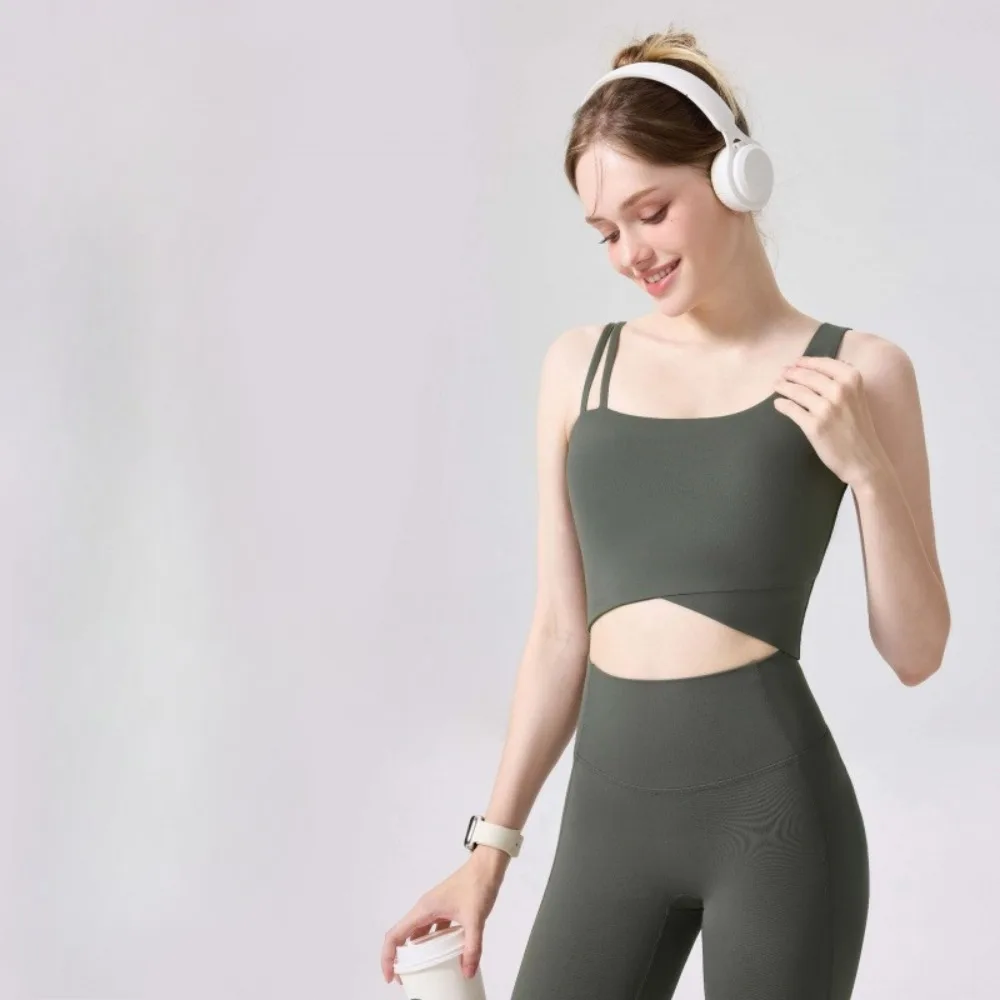 

Новый утягивающий спортивный топ с V-образным вырезом на талии, высокоэластичный, дышащий, для йоги, цельный, со встроенными чашками, корректирующий форму груди, комфортный