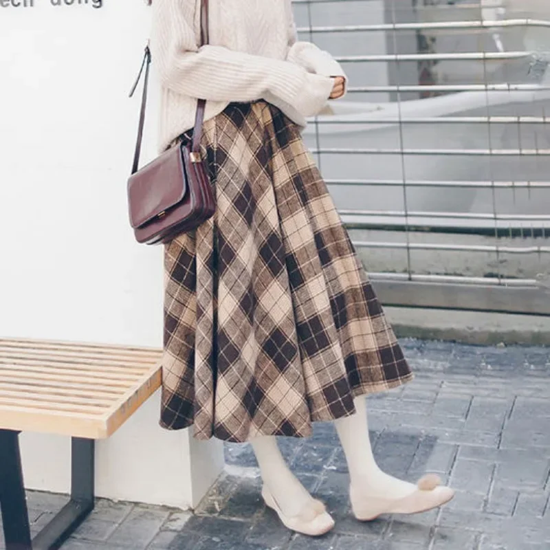 Vintage Plaid Skirt Autumn and Winter Style Slim Mid Length Large Swing Skirt Knee Length Elegant A-line Soft Plush Skirt