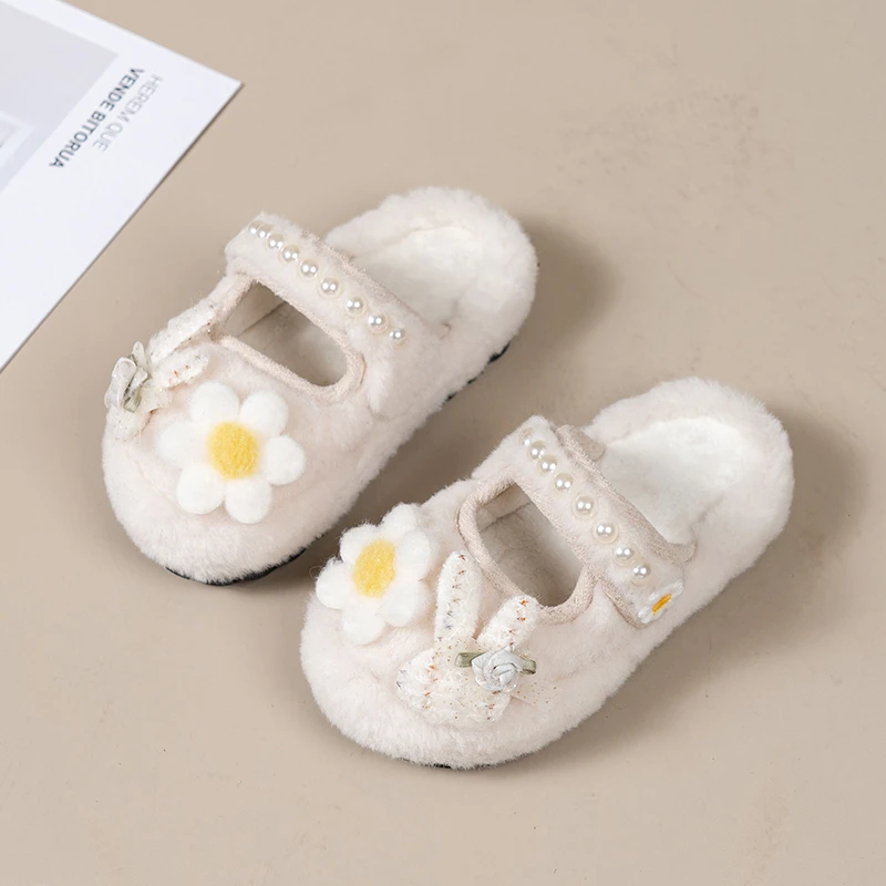 

Girls Fashion Slippers Sweet Flowers Bunny Kids Princess Shoes Suede Warm 2025 Winter Children Slippers Korean Style Soft Bottom