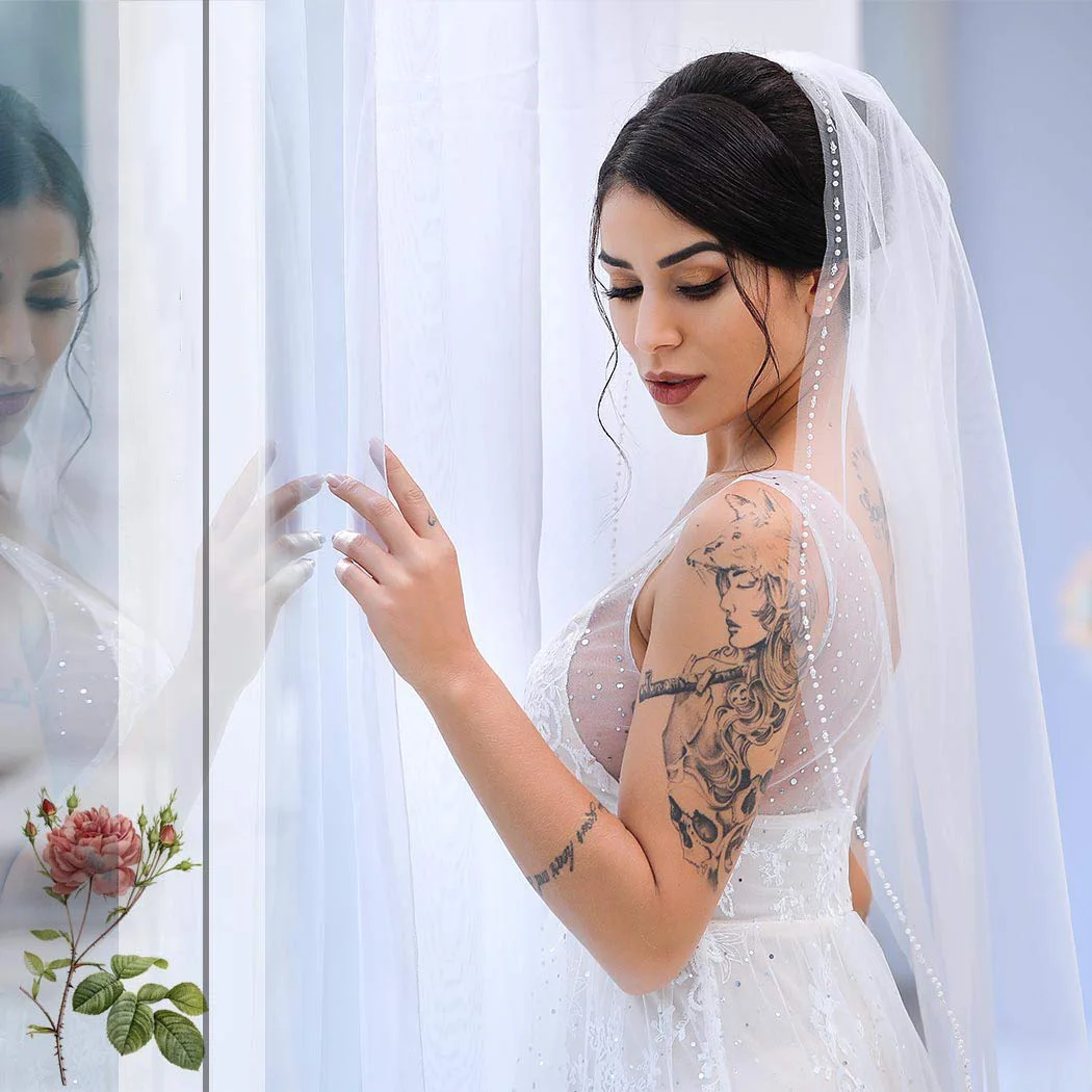 

Фата цвета слоновой кости/белого цвета, сшитая вручную жемчугом и кристаллами — фата на кончиках пальцев с металлическим гребнем, край из бисера