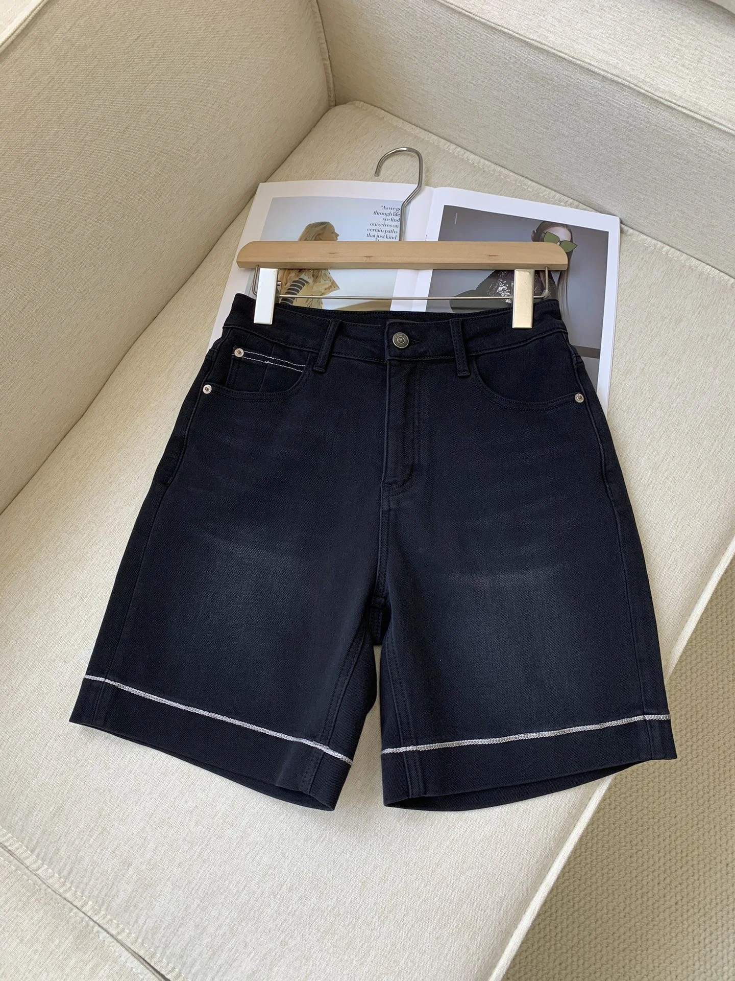 Women's Denim Shorts Contrast Color Trim High Waist Fashion Ladies Short Pants