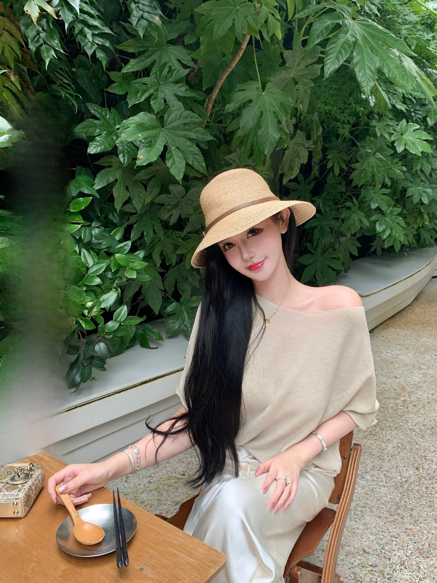 

Сексуальная женская футболка из ледяного шелка с коротким рукавом и открытыми плечами, модель Viola Lianlian Pure White Open