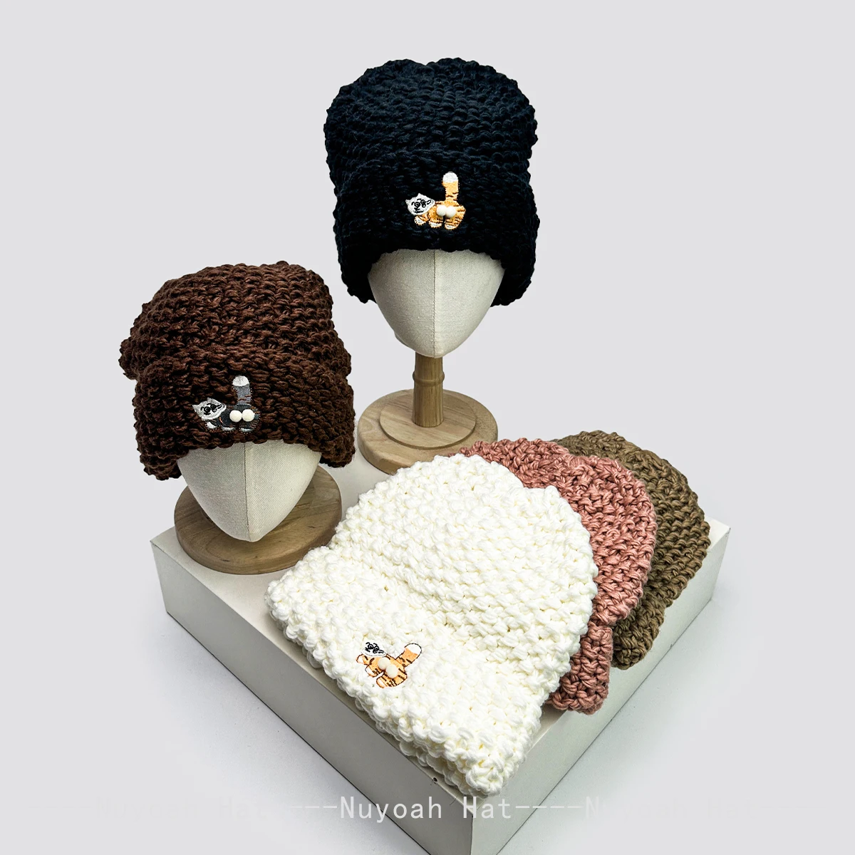 

New Men Women Cute Cartoon Tiger Embroidery Knitted Hats Warm Korean Fashion Casual Beanies Niche Versatile Personal ins Outdoor