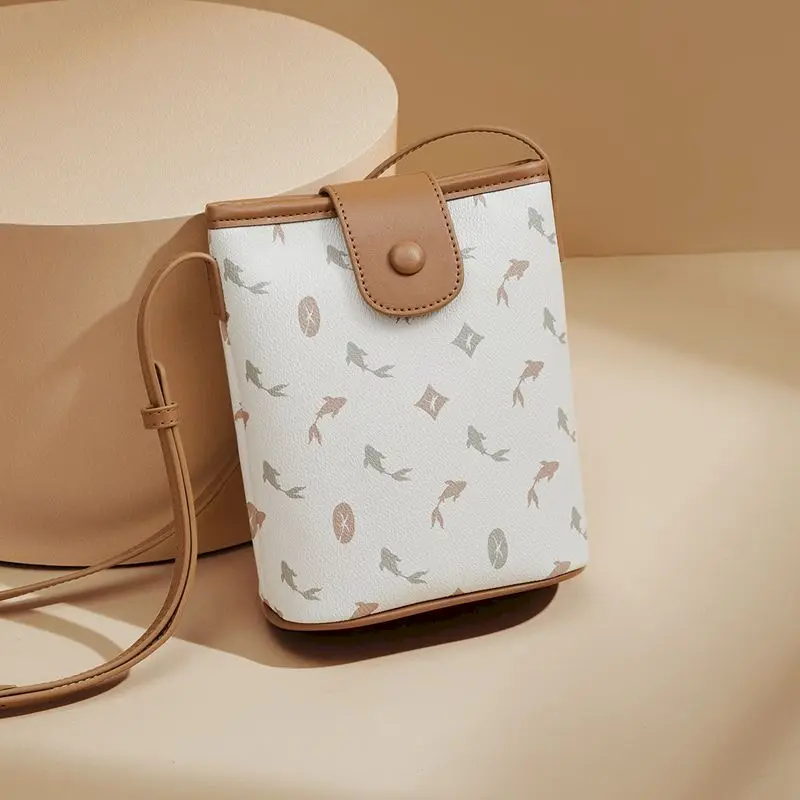 

Модная женская сумка с принтом, сумка-ведро из ПВХ для женщин, новинка 2024, изысканные простые сумки через плечо