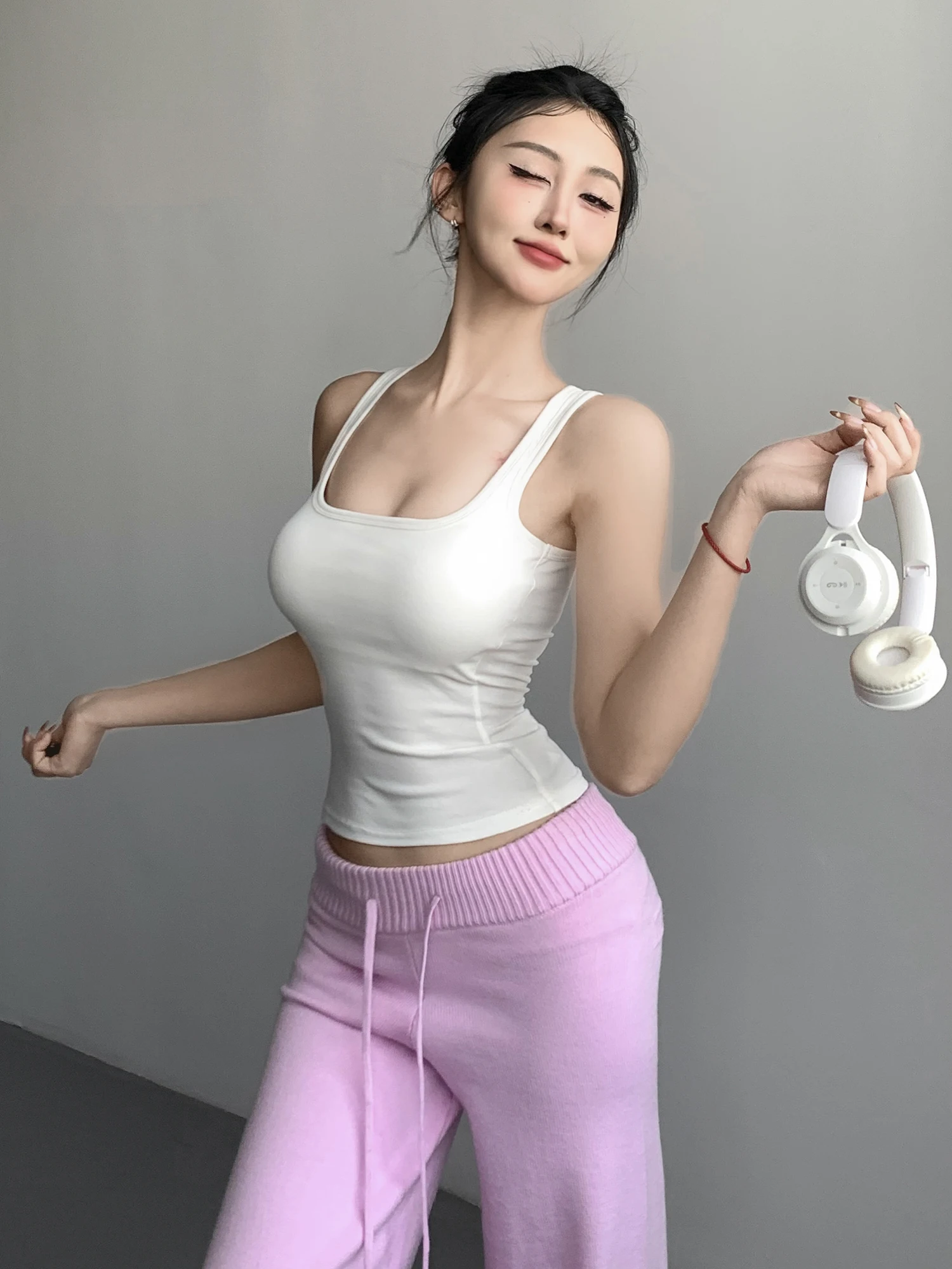 

Versatile ort Crop Top Strap Vest Inteated 2026 Summer Cotton Basic Fit Ladies Inner Wear Pure Color Chinese Production