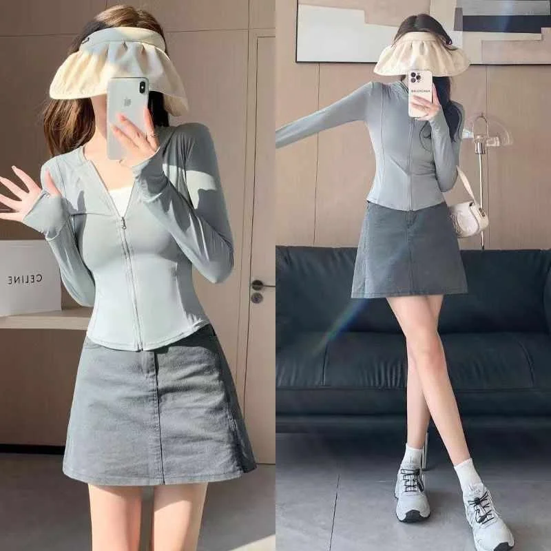 Hooded - gray