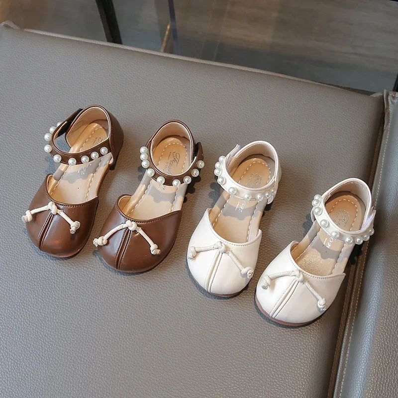 

2025 New Fashion Kids Sandals for Girls Summer Princess Causal Shoes Pearl Bowknot Versatile Children Flat Sandals Soft Soled