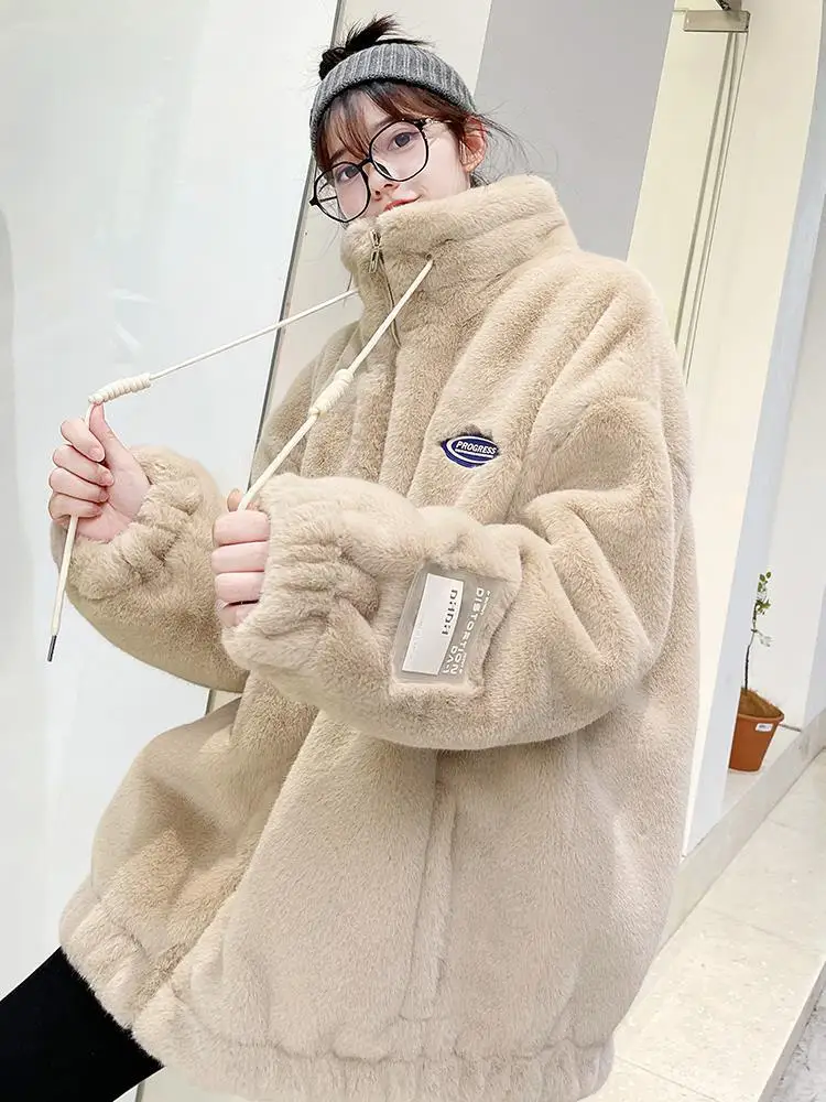 Manteau de vison épaissi de longueur moyenne pour femme, veste en peluche d'agneau, fourrure de lapin de roseau, jeune, hiver, nouveau, 2023