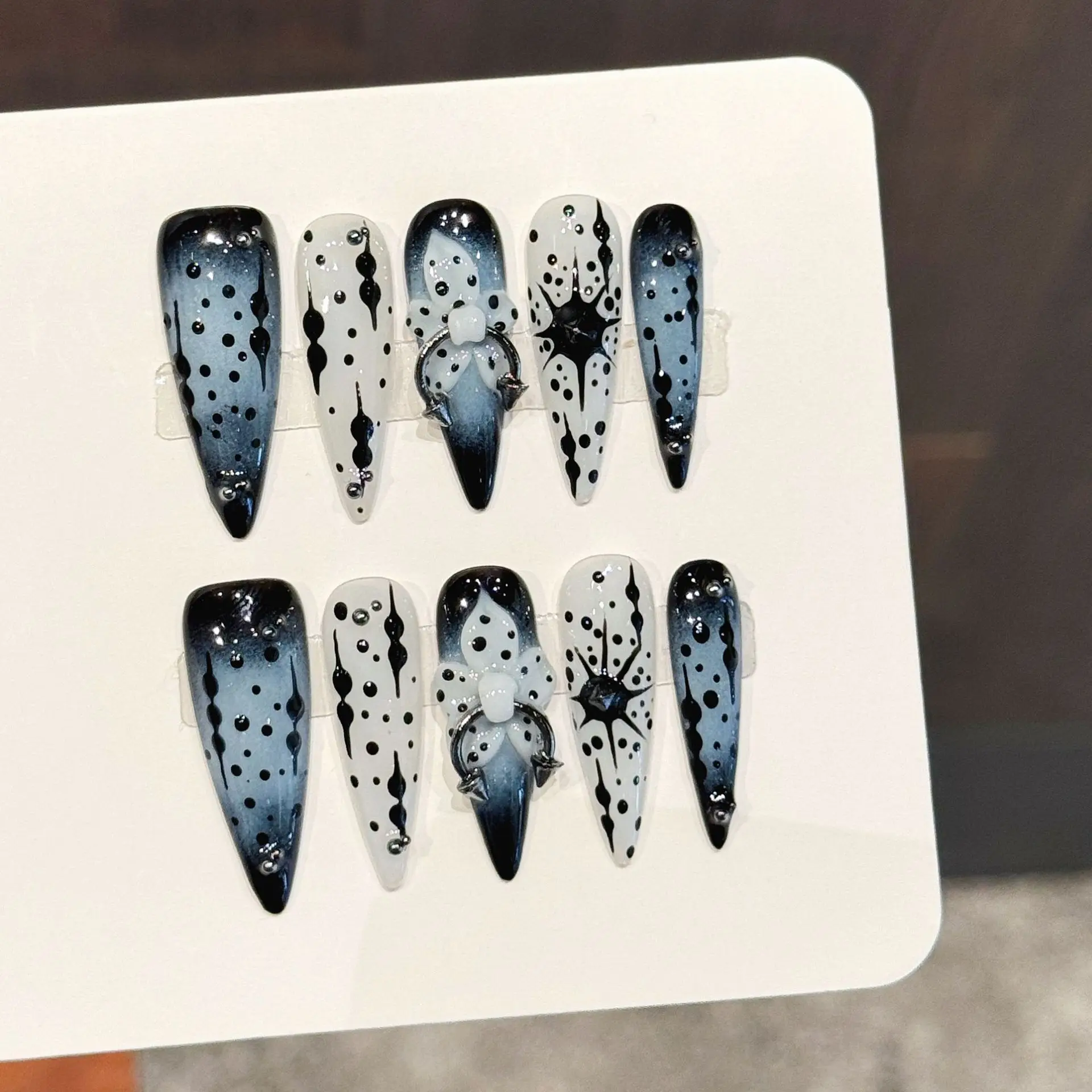 

10PCS Stiletto Handmade Press On Nails,Dark Blue Ink Wash Painting,Suitable For Festivals Parties And Daily Wear.