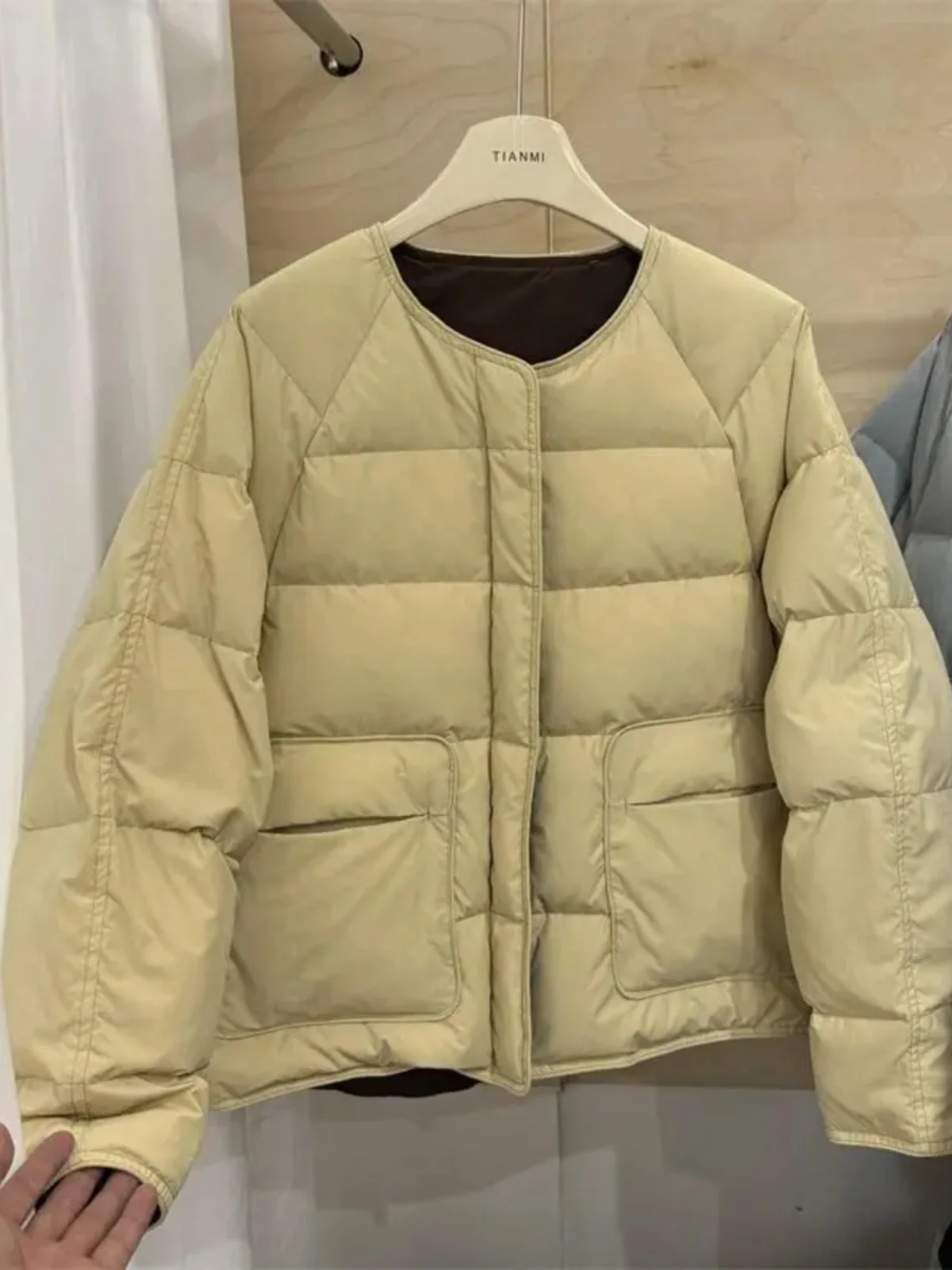 

Модная зимняя хлопковая куртка для женщин, свободного кроя, с воротником-стойкой, в корейском стиле, маленького размера, повседневная верхняя одежда, модная, на молнии