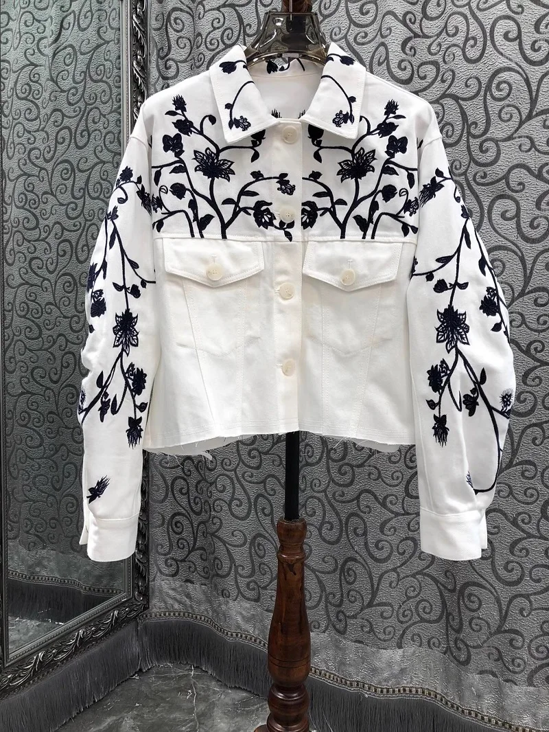 Giacca nuova di alta qualità 2024 autunno inverno cappotto capispalla donna Vintage ricamo floreale manica lunga giacca cappotto bianco Casual