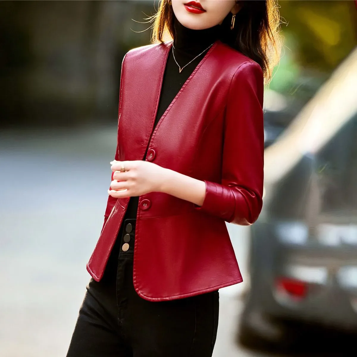 Giacche in pelle chic Capispalla da donna Primavera Autunno 2025 Nuova moda monopetto corto sottile giacca blazer in pelle PU Top