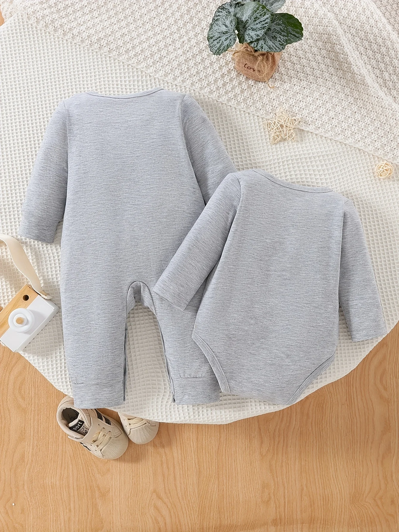 Baby Boy Long Sleeve Romper 2 Pack Soft Cotton Round Neck Bodysuit All Season Casual Newborn Essential Outfits Gift Box Set