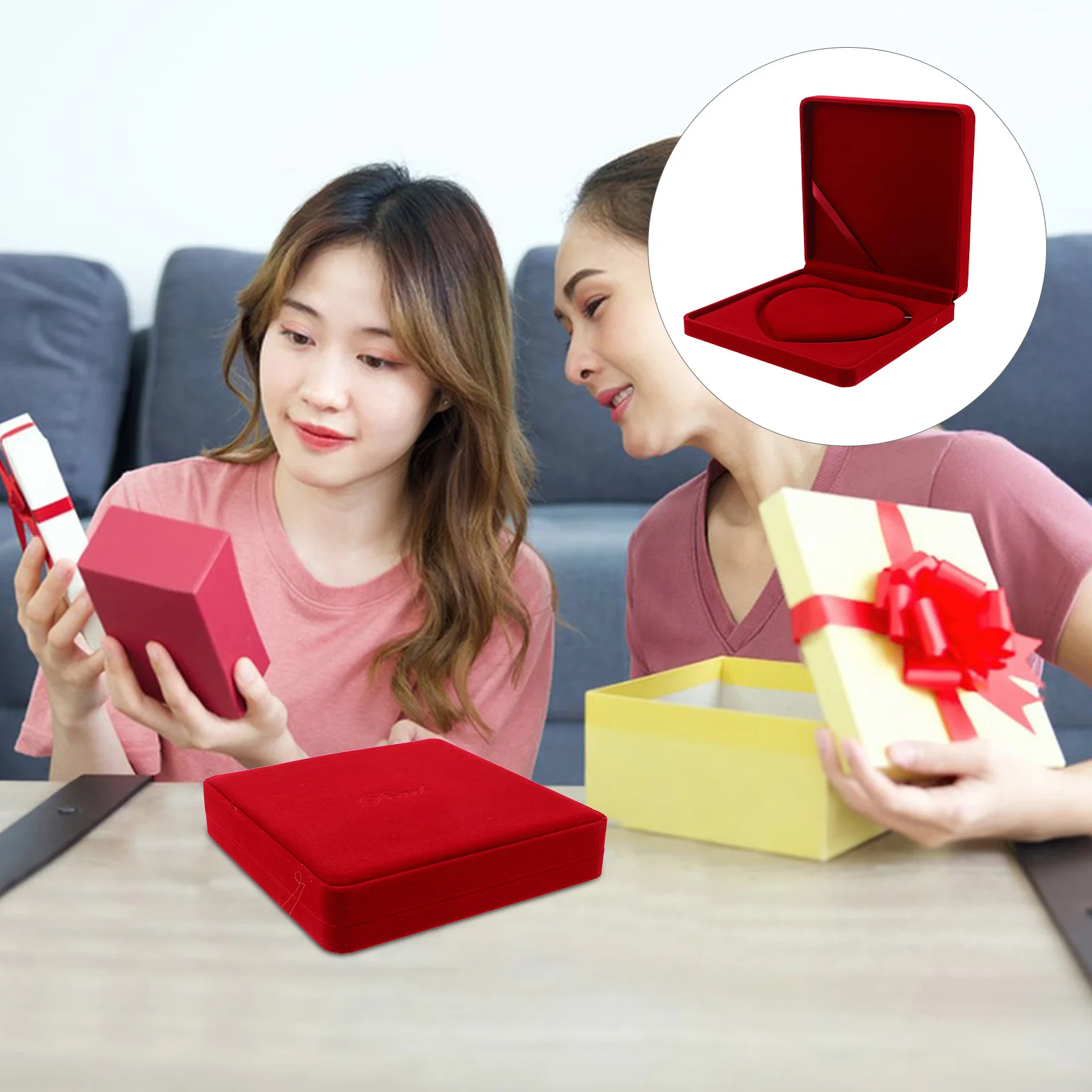 Pearl Jewelry Box 7.31 X 7.31 X 1.57 Inch Necklace Storage Case Heart Groove Travel Wedding Gift Jewelry Display Holder