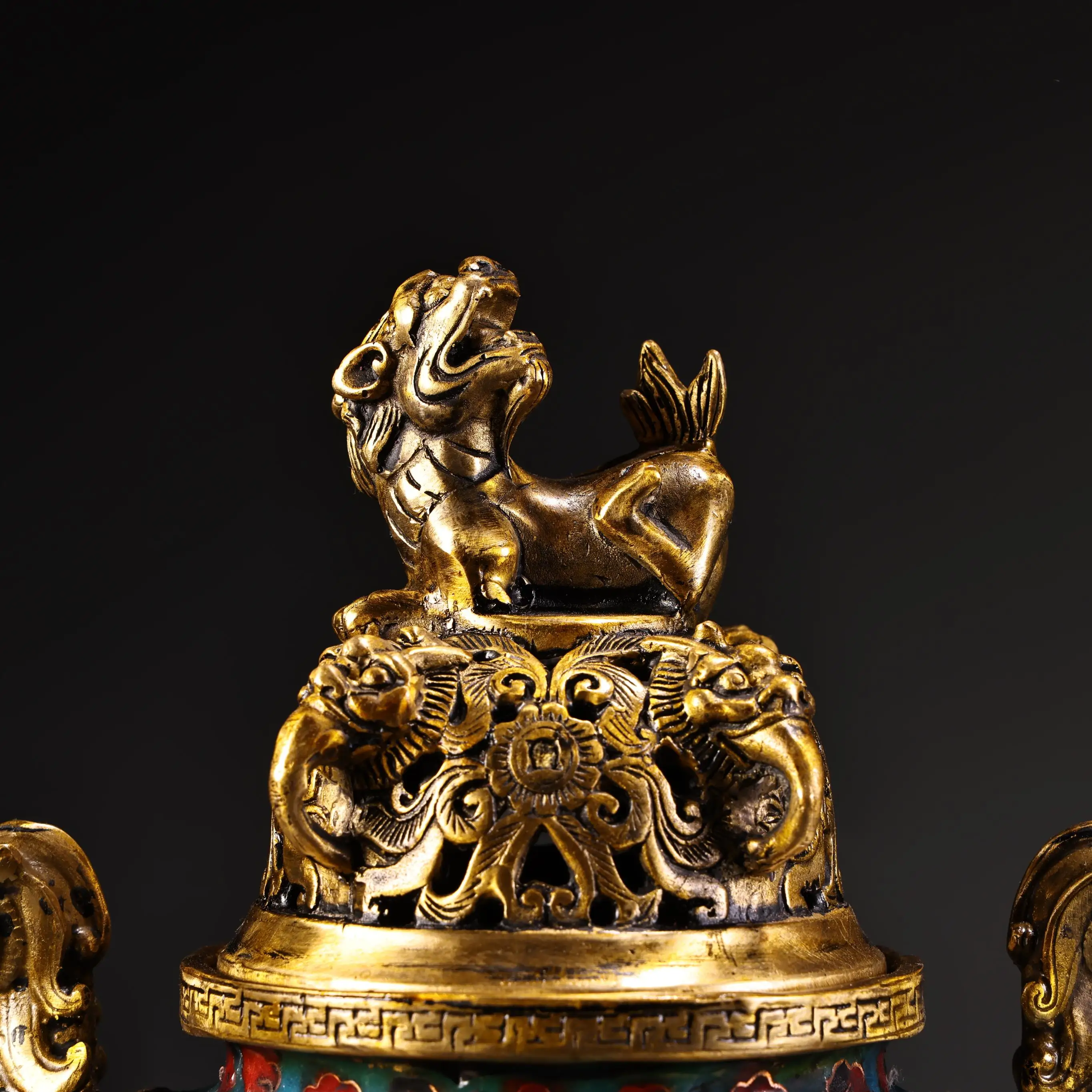 Old Nepalese temples Old Bronze Cloisonn Enamel High Relief Lion Cover Dragon statue ear three legged incense burner