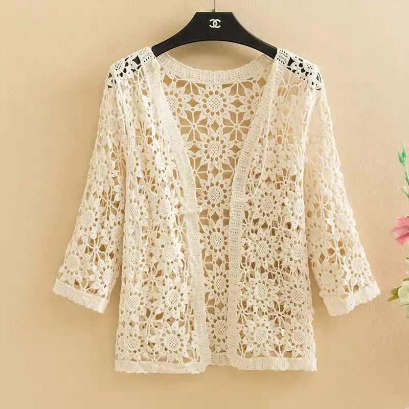 Hollow lace sunscreen cardigan with loose knit straps, air-conditioned jacket, spring and autumn new thin women\'s clothing