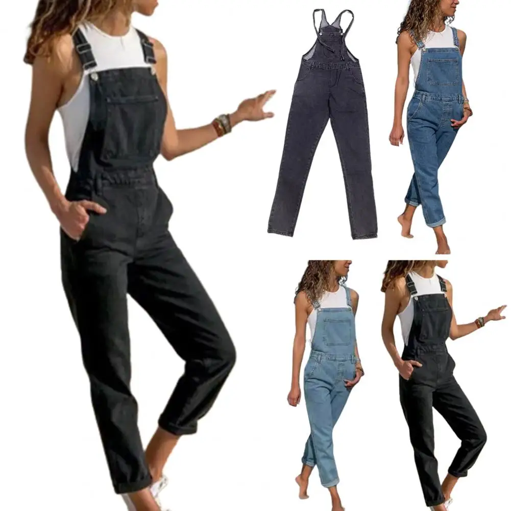 Джинсовые комбинезоны с карманами. Потертые джинсовые комбинезоны. Стильный джинсовый комбинезон больших размеров с регулируемыми бретелями и боковыми карманами.