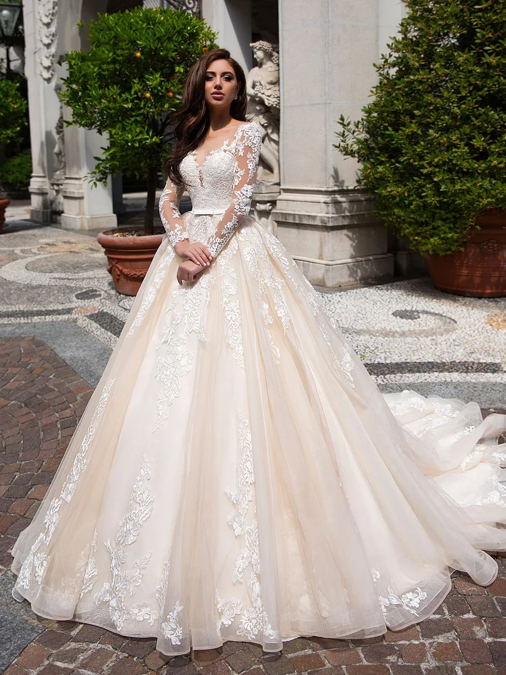 Elegante ilusão manga longa vestidos de casamento colher pescoço apliques tribunal trem vestido de baile nupcial vestidos de novia personalizado