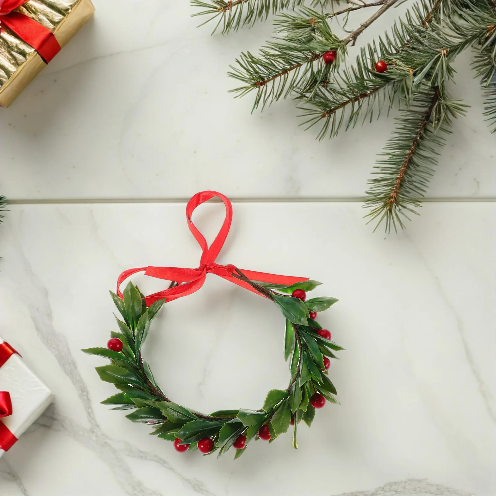 Corona de imitación con bayas, decoración navideña hecha a mano para puerta, colgante de pared para vacaciones, accesorio para tocado de novia y dama de honor