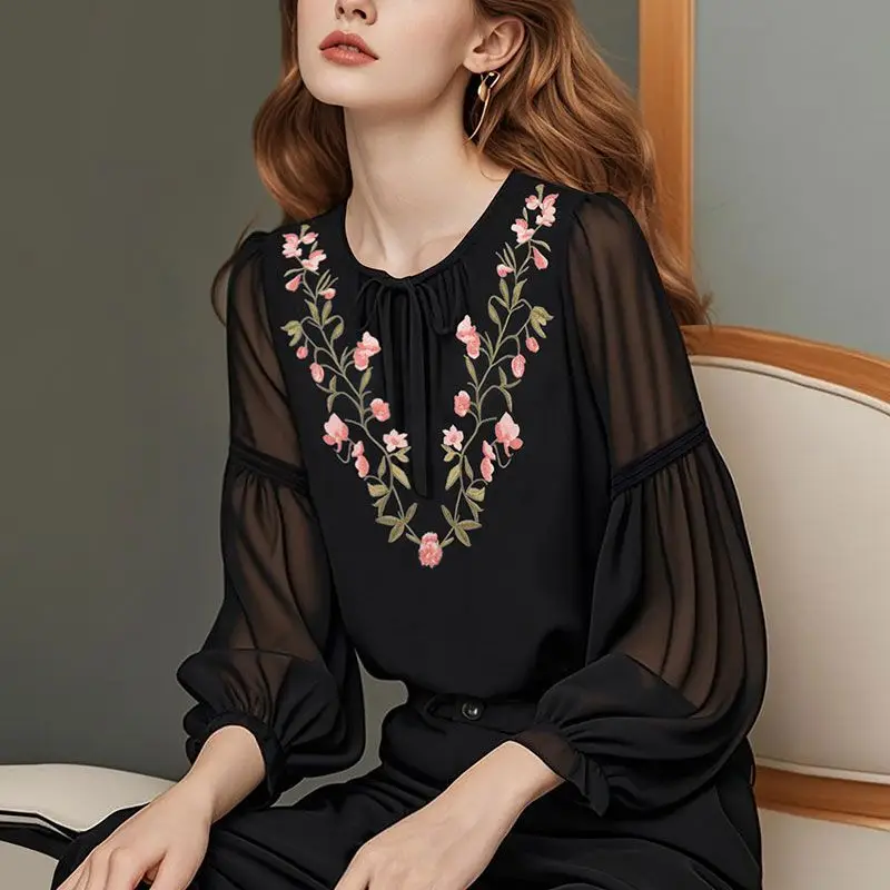 2025 Zomer Nieuwe Geborduurde Blouse Dames Mode Trekkoord Lantaarn Mouwen Vrouwen Kleding All-Match O-hals Losse Top tee