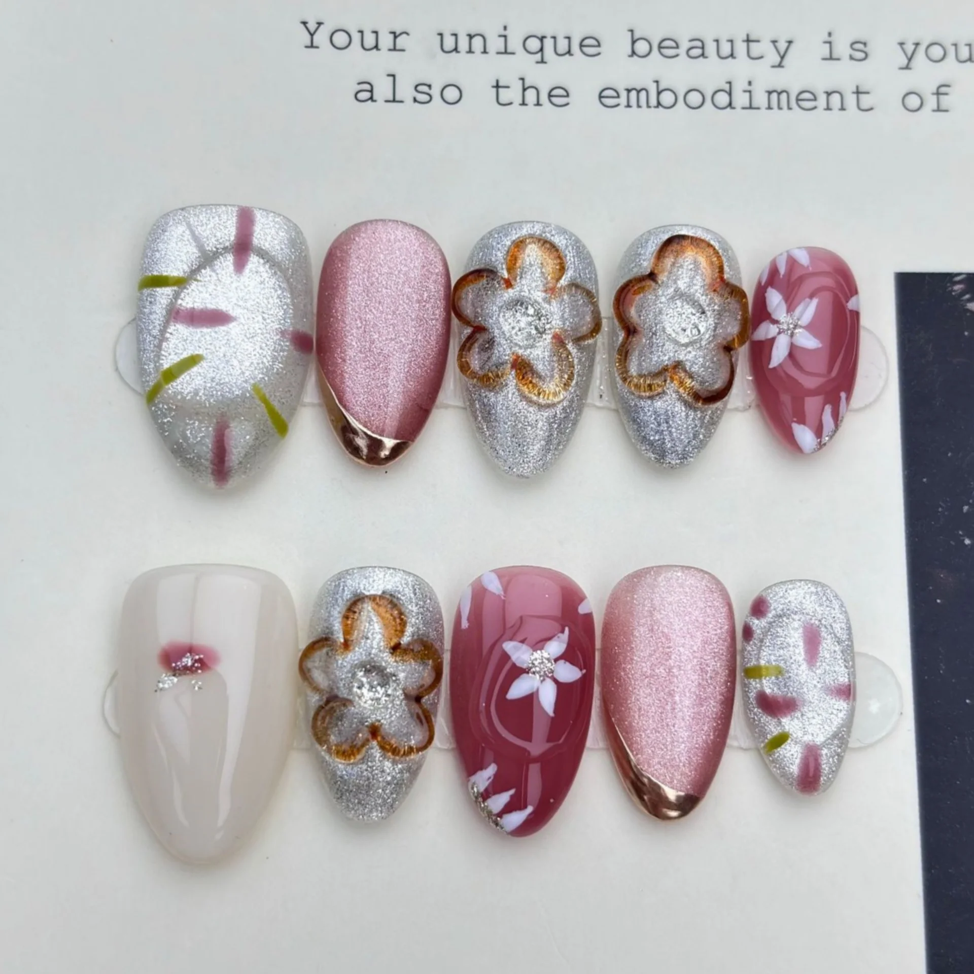 

10pcs Flower Design Handmade False Nails Art Glitter Cat's Eye Short Almond Fake Nail Tip Press on Reusable Pink Full Cover Nail