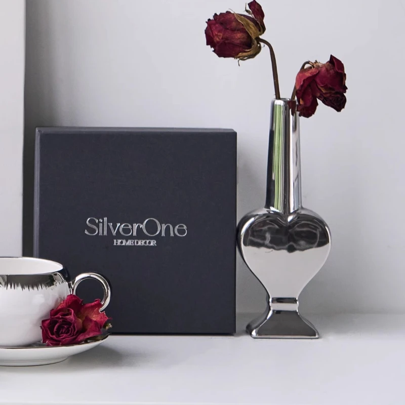 

Small Caliber Creative Modern Simple Silver Tabletop Decorative Art Vase Minimalist Desktop Ornament Vaas Home Decoration