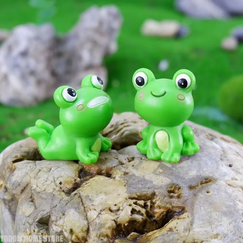 Resin Frog Miniature Car Ornaments Miniatures Animal Frog Resin Cute Frog Action Figure Micro Landscape