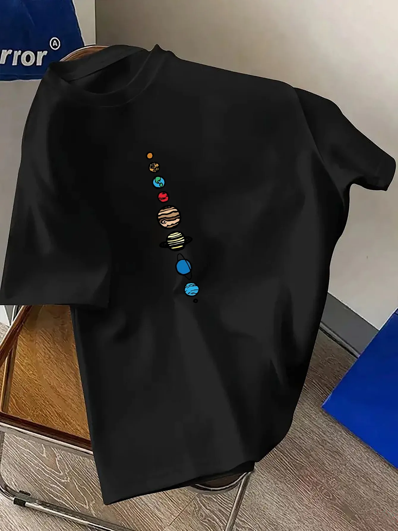 2026 Herren 100% Reine Baumwolle Geometrisches Planetenmuster Lässiges Modisches Sportliches Einfaches Hochwertiges Outdoor Trendiges Streetwear Sommer T-Shirt