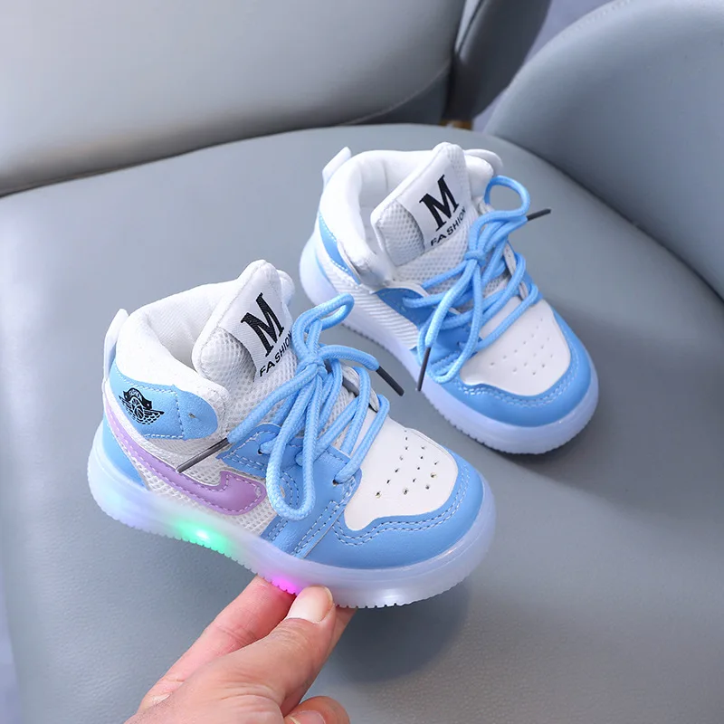 Girls Shining Light Mesh Casual Shoes Boys Glowing Light Toddler Sneakers Children\'s Luminous Shoes Little Girls Board Sneakers