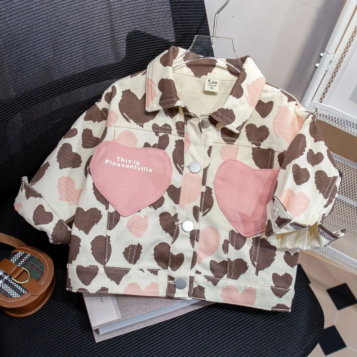 Girls' denim jacket 2024 spring new girl baby Korean fashionable love print casual cardigan clip overcomes