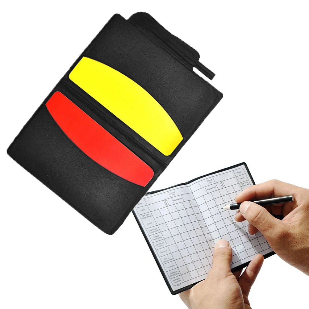 Carnet d\'enregistrement d\'arbitre de football, cartes jaunes rouges structurels entes avec portefeuille en cuir et crayon, papier statique,