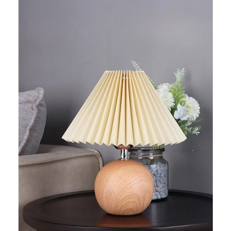 Pleated Table Lamp, Ins Nordic Ceramic Bedside Lamp, Warm & Romantic Simple Ins Style, Girlish Luxury Retro, Creative Home Decor