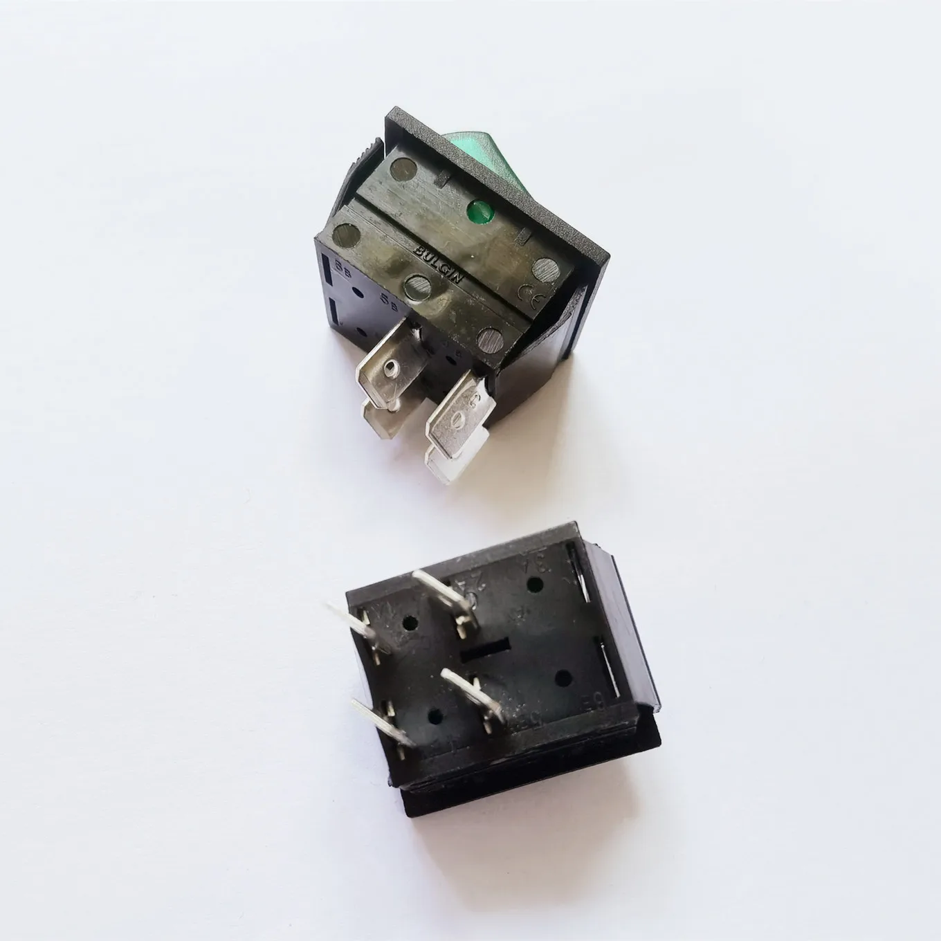 Original Neu 100% C1553AL C1353AA C1353AL C1350AL C1353AB Wippschalter 16A 4-polig 2-stufig – Detail 2
