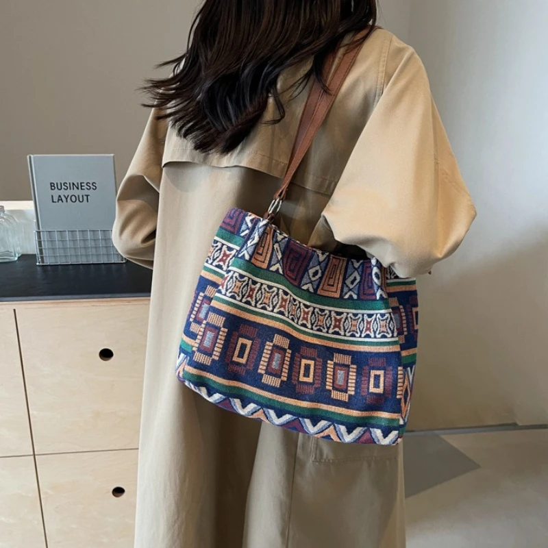 

Bohemian Ethnic Jacquard Tote Bag with Faux Leather Strap Large Capacity Pattern Shoulder Purse for Casual Shopping Travel Use