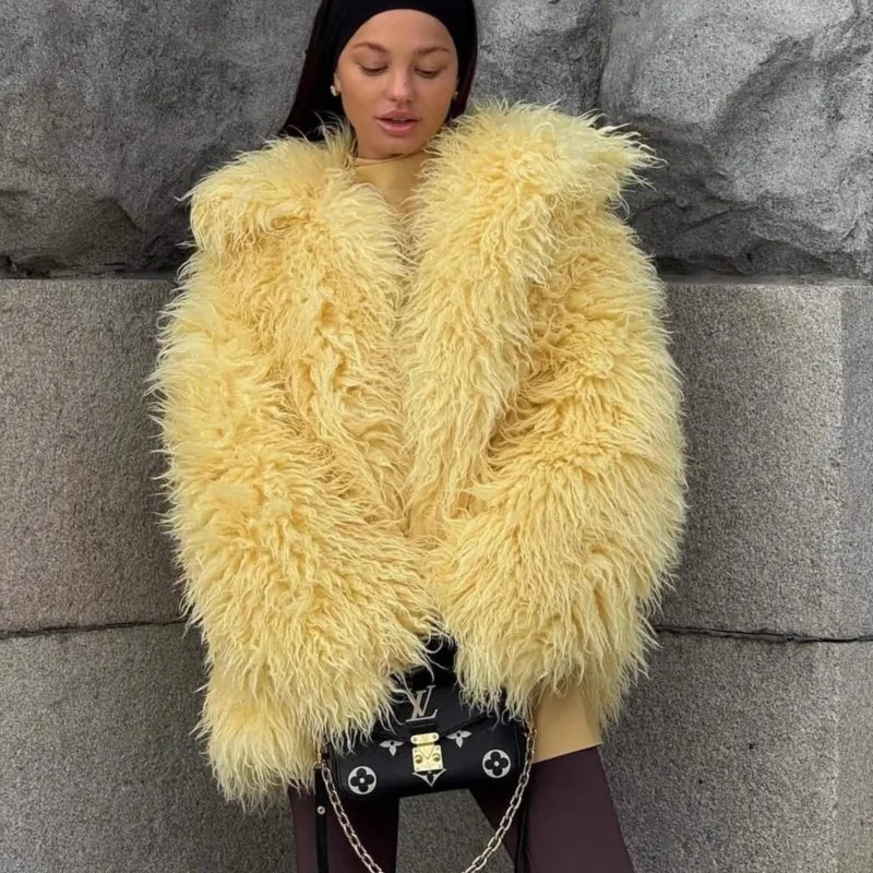 

Женское желтое пушистое пальто из искусственного меха 2025 года, куртка большого размера в стиле ретро, теплая плюшевая мягкая верхняя одежда, винтажные шикарные меховые пальто