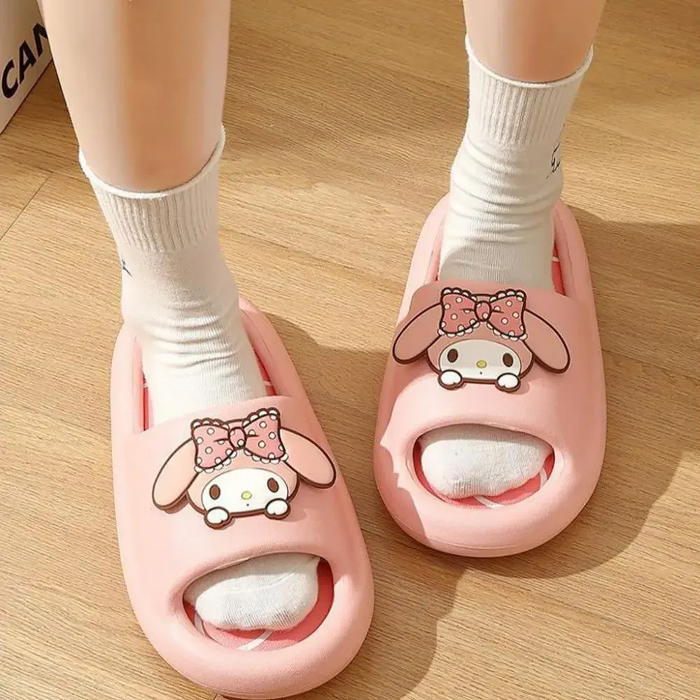 

Sanrioed аниме My Melody Kuromi женские тапочки Kawaii Cinnamoroll летняя обувь для девочек домашние студенческие милые тапочки с мягкой подошвой