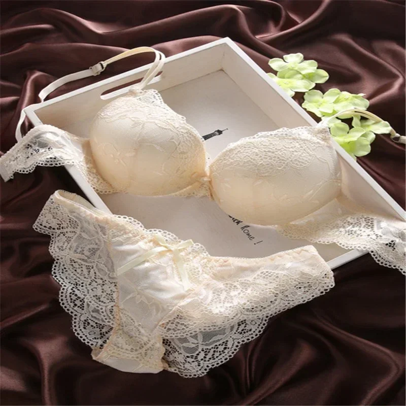 Newest Women\'s Push Up Embroidery Sexy Lace Floral Bra Sets Panties Underwear 5 Colors