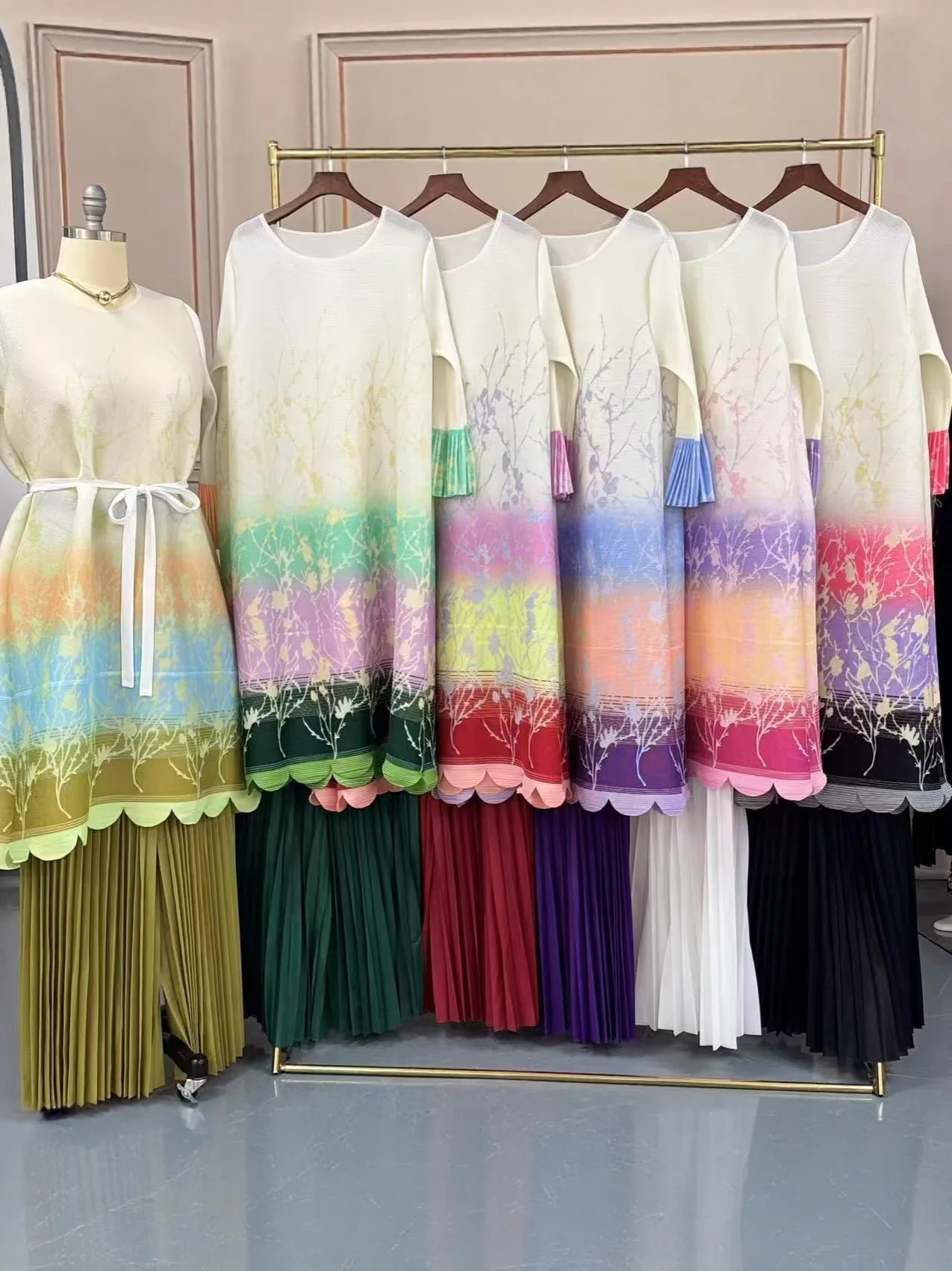 

Digital printed long-sleeved top cross-border European and American women's clothing 2025 round neck T-shirt wide-leg pants casu