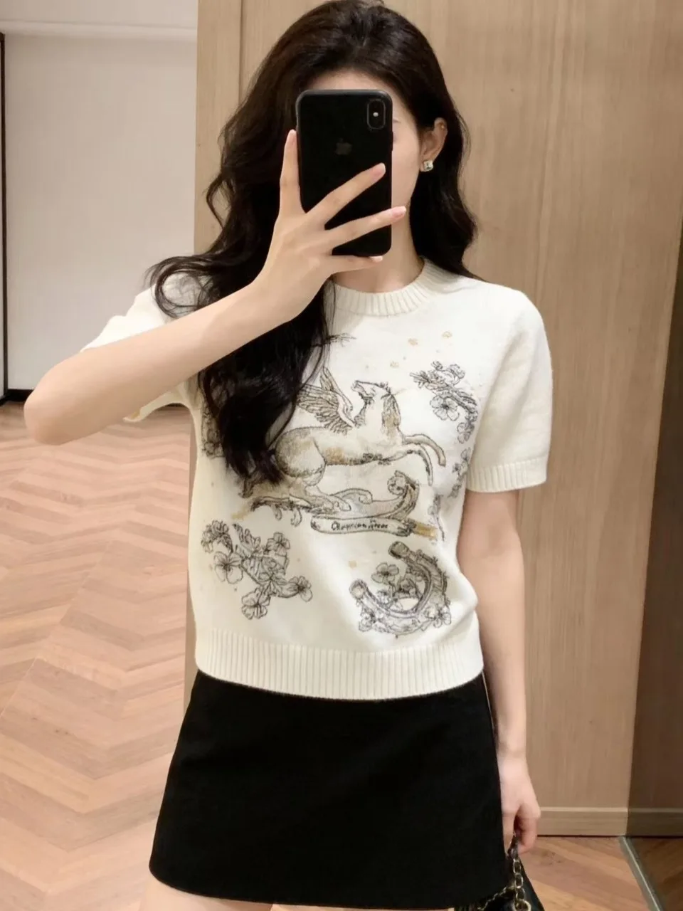 

Soft Knitted ort Sve Top with Embroidered Design Faionable French Sle Women's Sweater Comfortable Daily Wear