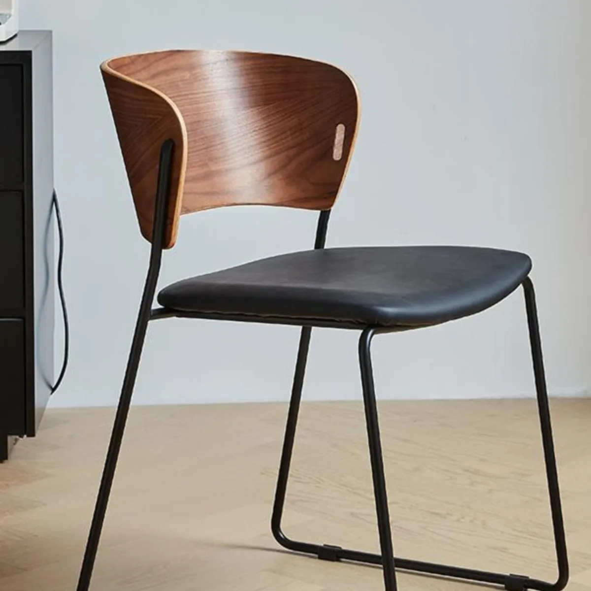 Nordic Style Stackable Dining Chair with Backrest, Lightweight Iron Frame for Small Space, Cafe & Restaurant Stackable Seating