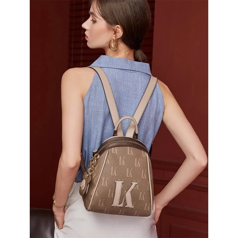 

Simple And Fashionable Large Capacity High Texture Cowhide Travel Backpack